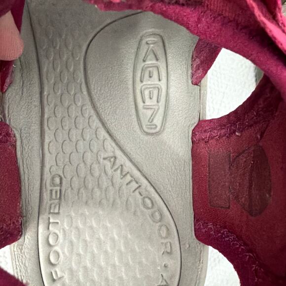 Keen Whisper Sandals Womens Size 7.5 Dark Pink Closed Toe - Picture 5 of 10